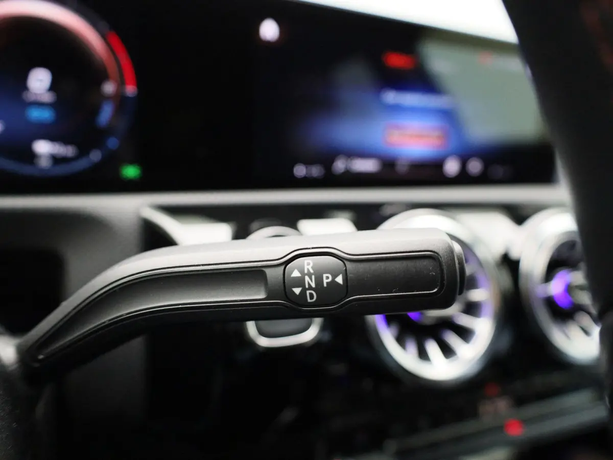 250 e Business Solution AMG Limited | Automaat | Apple Carplay / Android Auto | Sfeerverlichting | Achteruitrijcamera | Stoelverwarming |