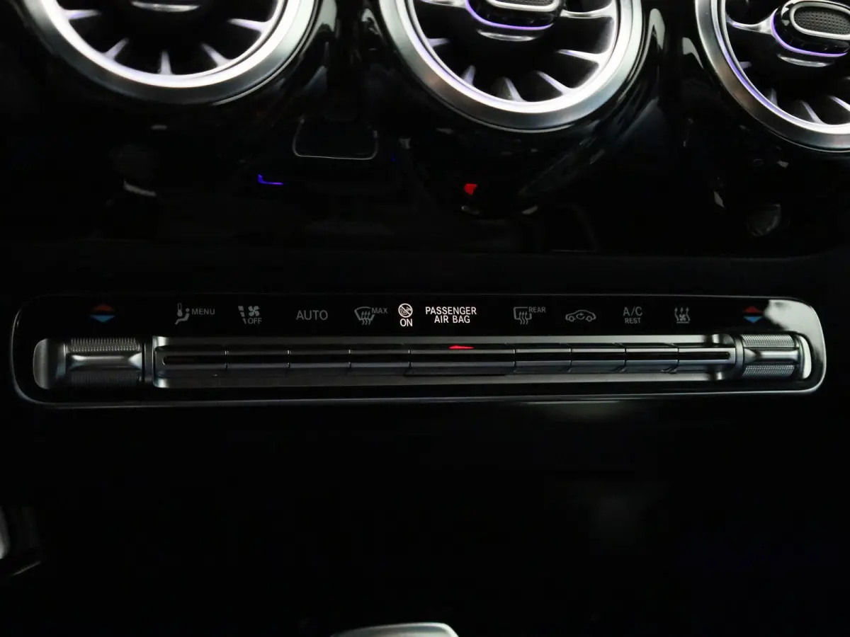 250 e Business Solution AMG Limited | Automaat | Apple Carplay / Android Auto | Sfeerverlichting | Achteruitrijcamera | Stoelverwarming |
