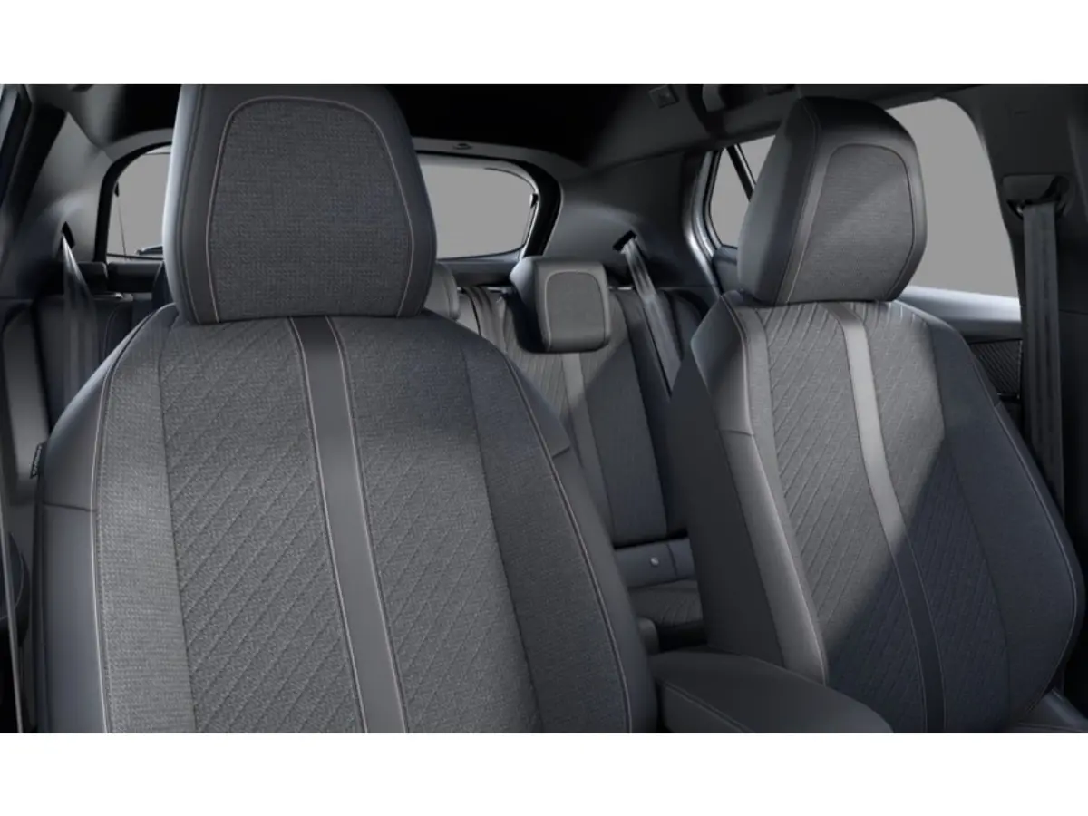 Allure | Advanced Active Safety Brake met camera en radar | Climate Control | Dashboard in zacht materiaal met carboneffect en hoogglans zwarte sierstrip