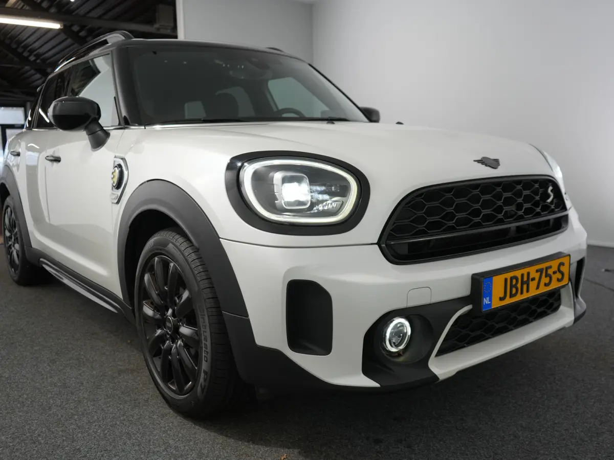 2.0 Cooper ALL4 Chili | PHEV | Camera | Keyless | 18" Lichtmetalen Velgen | Stoelverwarming Voor