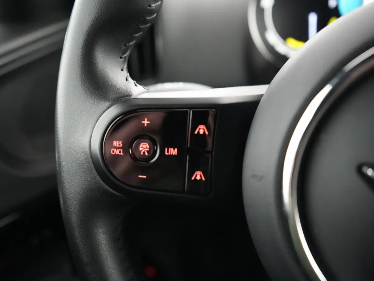 2.0 Cooper ALL4 Chili | PHEV | Camera | Keyless | 18" Lichtmetalen Velgen | Stoelverwarming Voor
