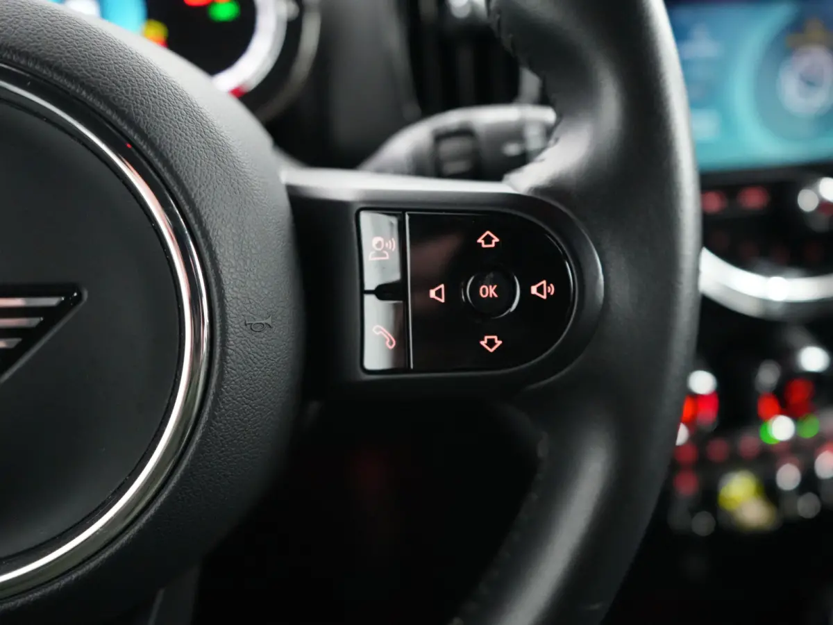 2.0 Cooper ALL4 Chili | PHEV | Camera | Keyless | 18" Lichtmetalen Velgen | Stoelverwarming Voor