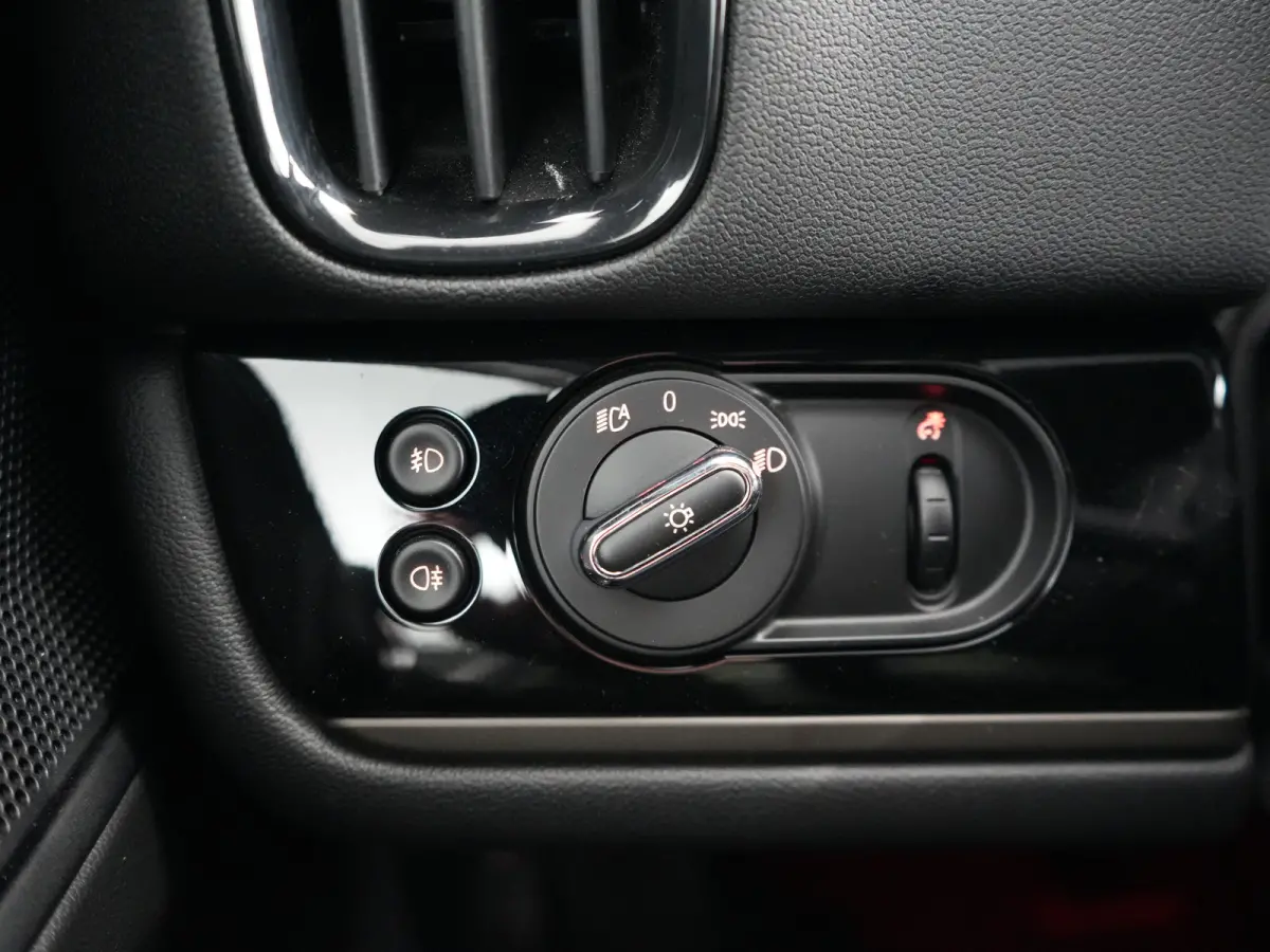 2.0 Cooper ALL4 Chili | PHEV | Camera | Keyless | 18" Lichtmetalen Velgen | Stoelverwarming Voor