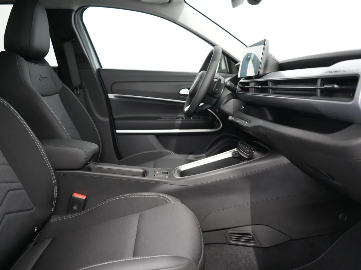 Summit | 18" Diamond Cut lichtmetalen velgen | 360 parkeersensoren | Achteruitrijcamera