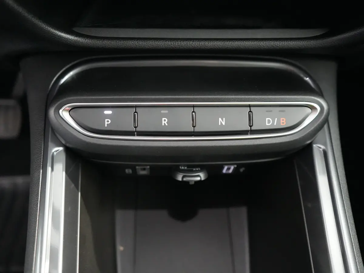 Turismo | 10,25" touchscreen radio met Bluetooth, DAB & USB | 11 kW lader | Adaptieve Cruise Control