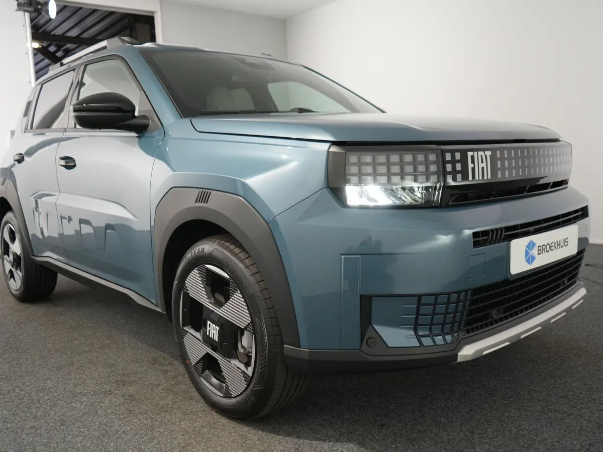 | € 2795 Voorraad Voordeel | 1.2 Hybrid La Prima | Achteruitrijcamera met 180° Area view | Automatische airconditioning | Parkeerhulp voor en achter