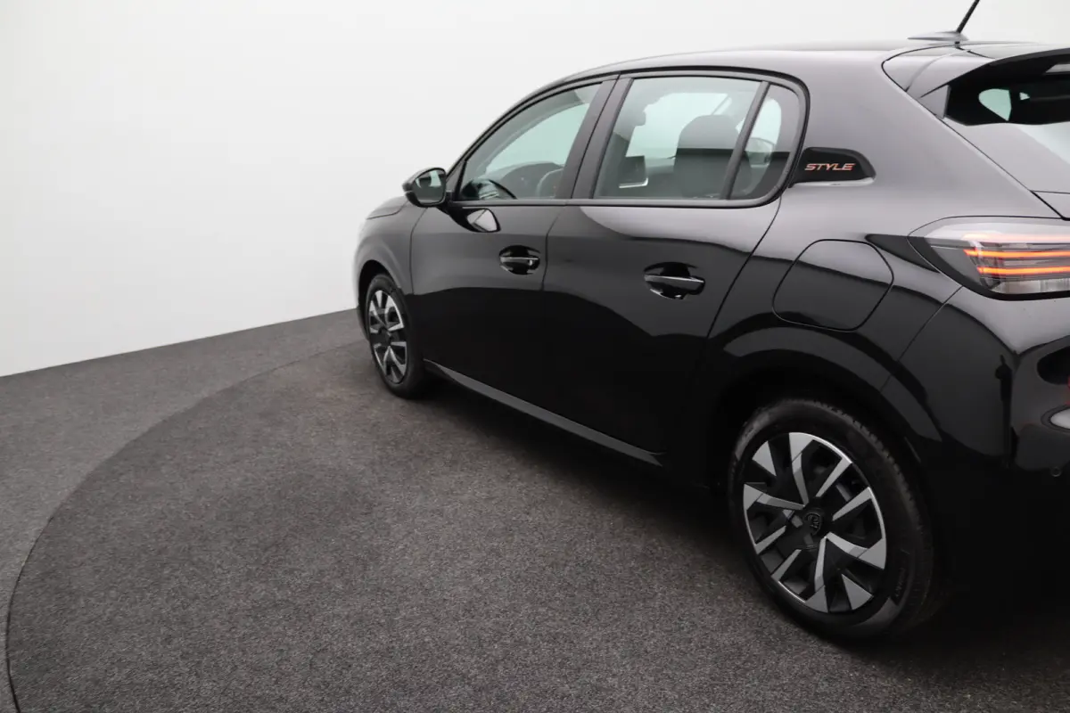 € 3.540,- Voorraad Voordeel | 1.2 PureTech 100 Style | Airco | Apple Carplay/Android Auto|telefoonintegratie premium | Cruise control