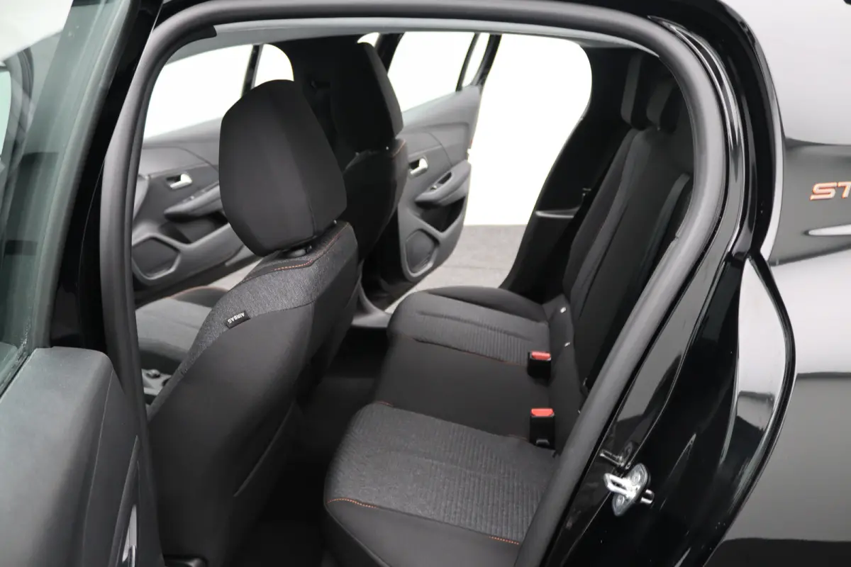 € 3.540,- Voorraad Voordeel | 1.2 PureTech 100 Style | Airco | Apple Carplay/Android Auto|telefoonintegratie premium | Cruise control