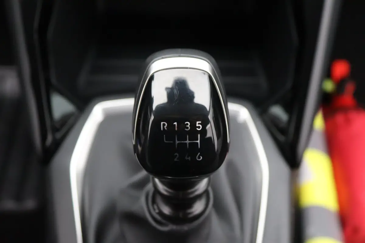 € 3.540,- Voorraad Voordeel | 1.2 PureTech 100 Style | Airco | Apple Carplay/Android Auto|telefoonintegratie premium | Cruise control