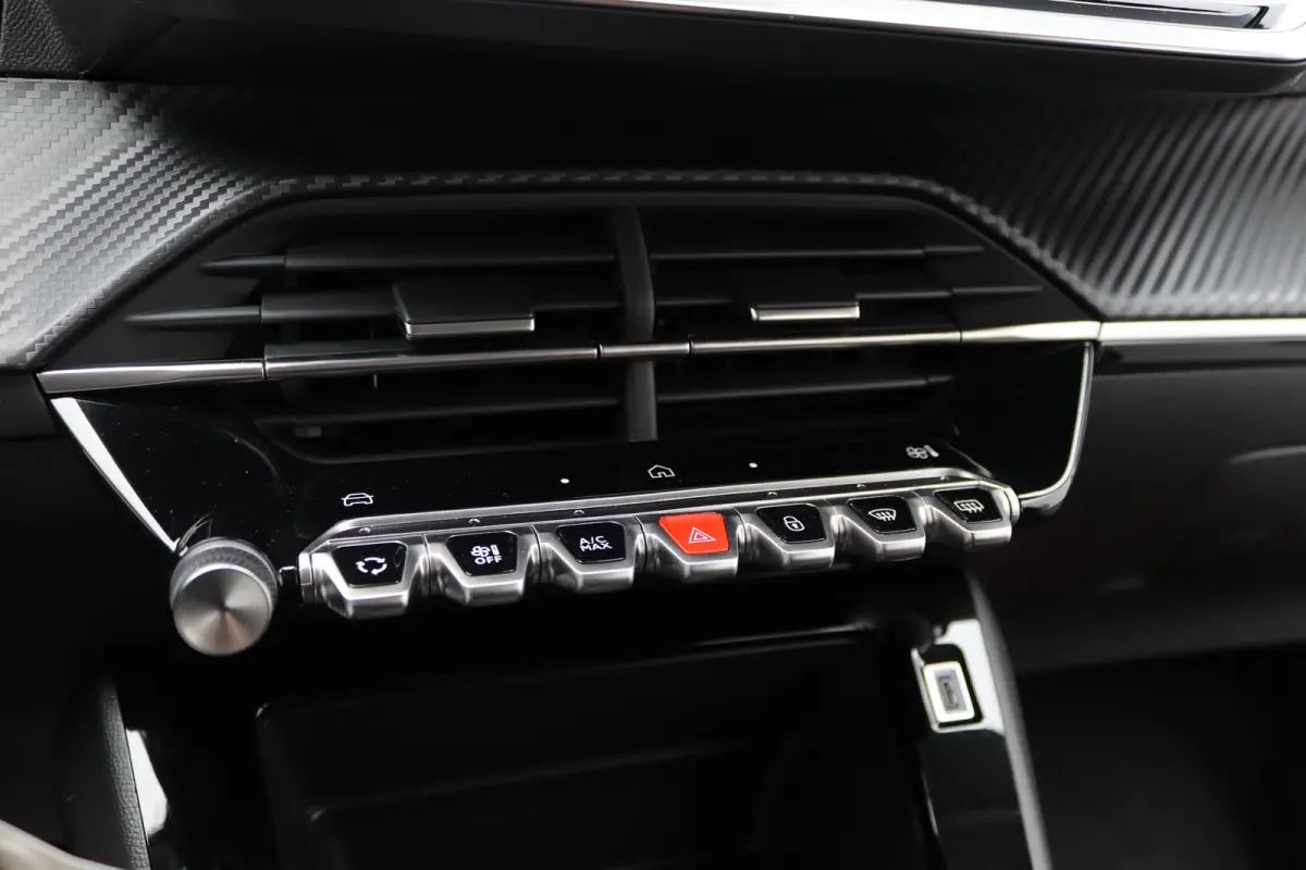 € 3.540,- Voorraad Voordeel | 1.2 PureTech 100 Style | Airco | Apple Carplay/Android Auto|telefoonintegratie premium | Cruise control