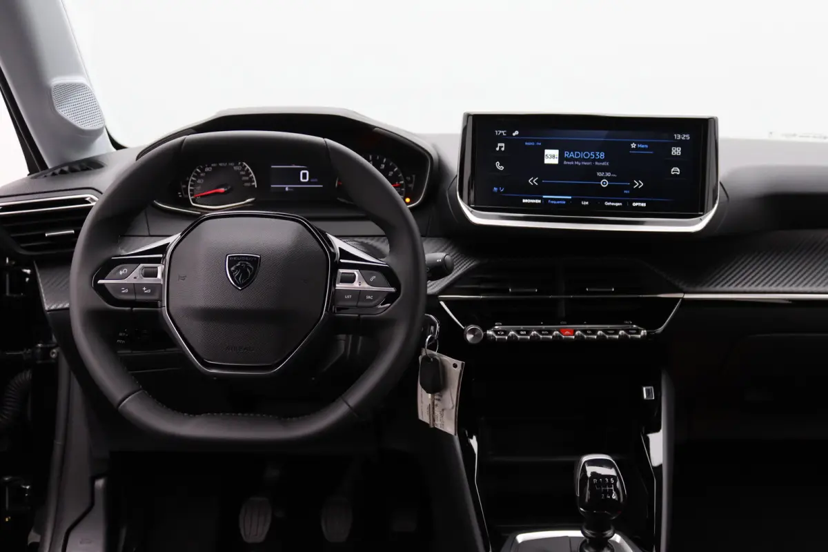 € 3.540,- Voorraad Voordeel | 1.2 PureTech 100 Style | Airco | Apple Carplay/Android Auto|telefoonintegratie premium | Cruise control
