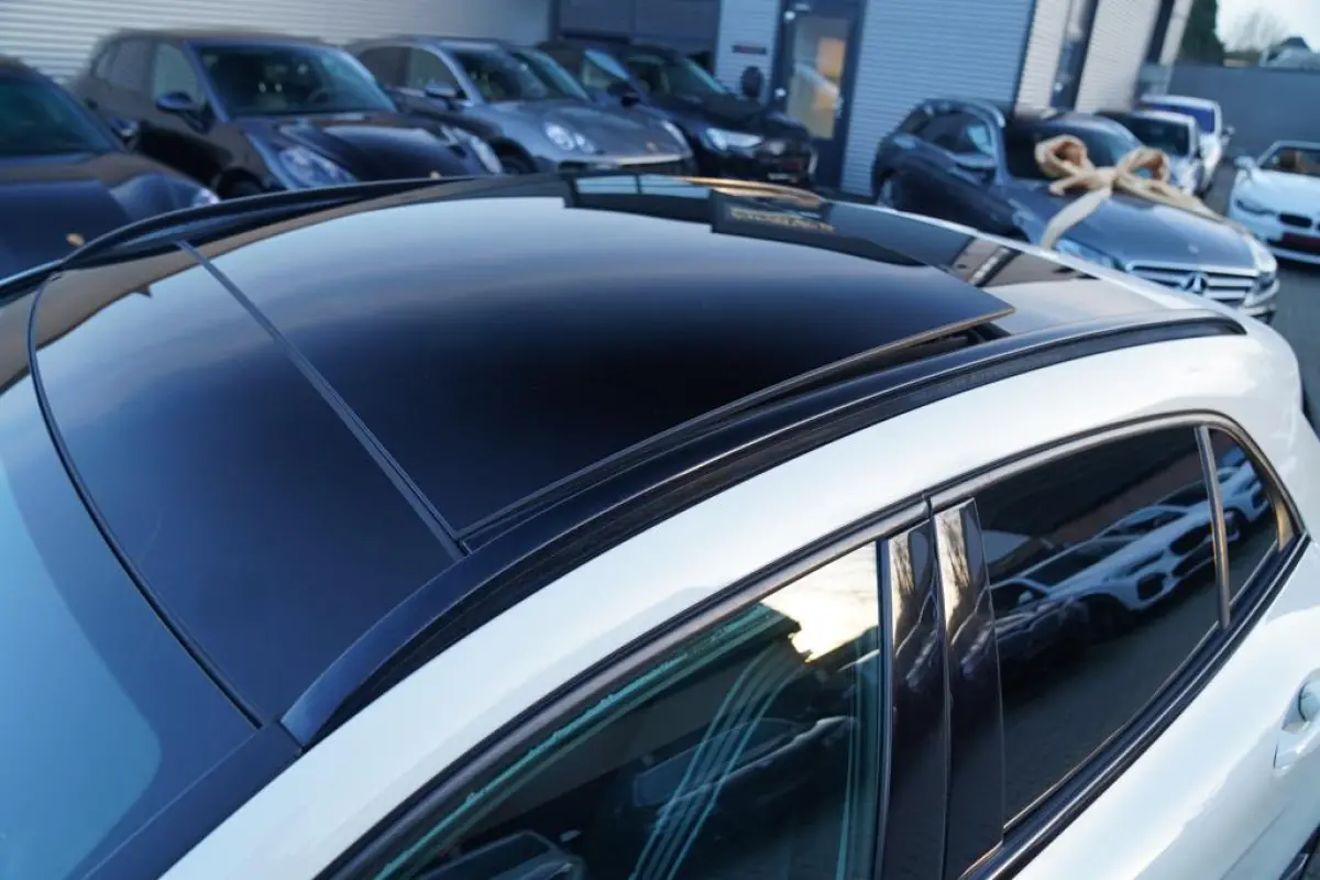200 Premium Plus AMG Pakket | Panorama | Automaat | F1 flippers | Airco | Leder/Alcantara | 100% onderhou
