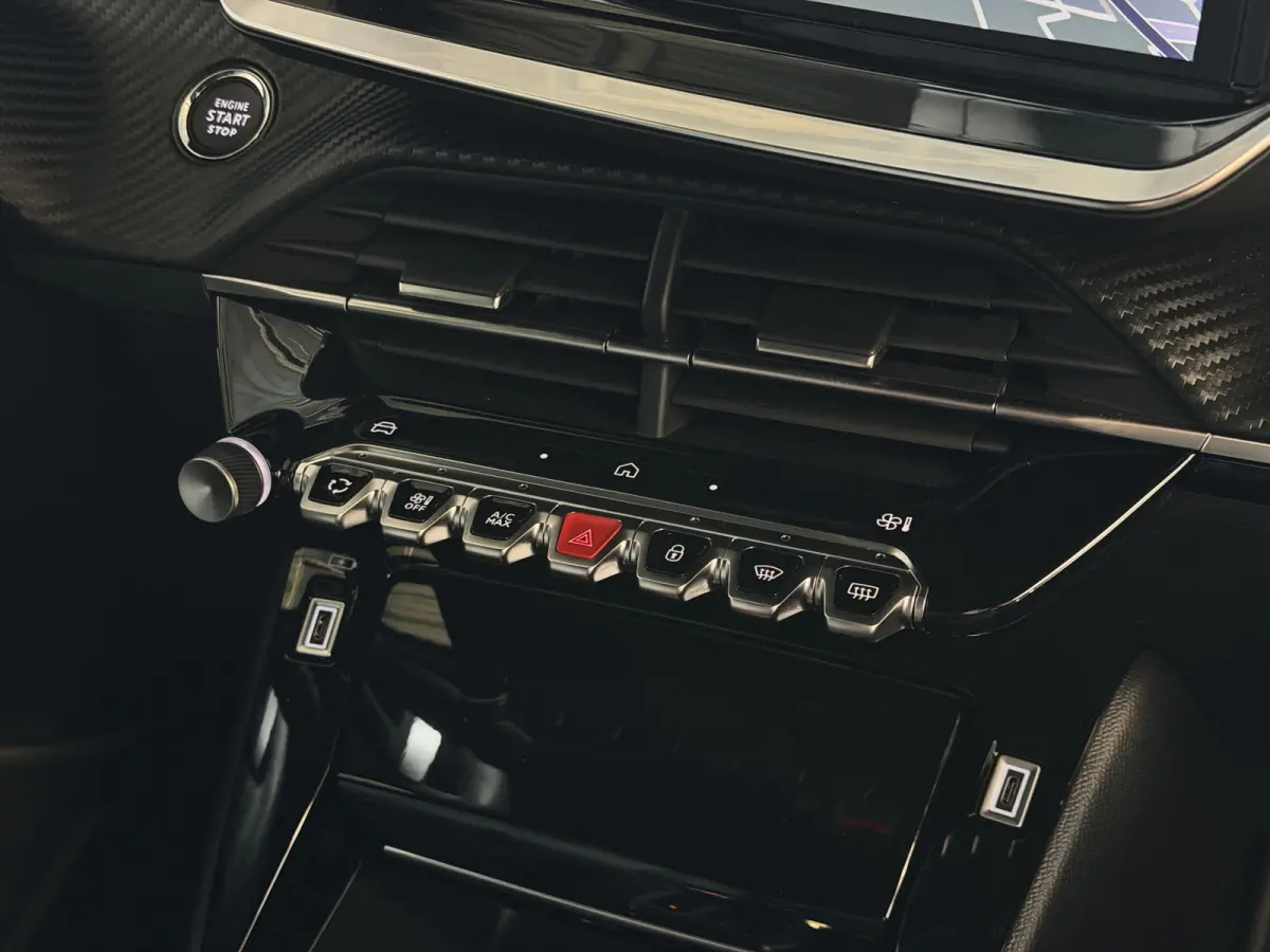 1.2 HYBRID 145e ALLURE CARPLAY I-COCKPIT PEUGEOT NAVI 360.CAMERA ADAP.CRUISE ✅Top Auto's Wijchen , 30 Jaar Specialist in Peugeot : Alle Type's : Style / GT / GT-Line / Allure / Business / 