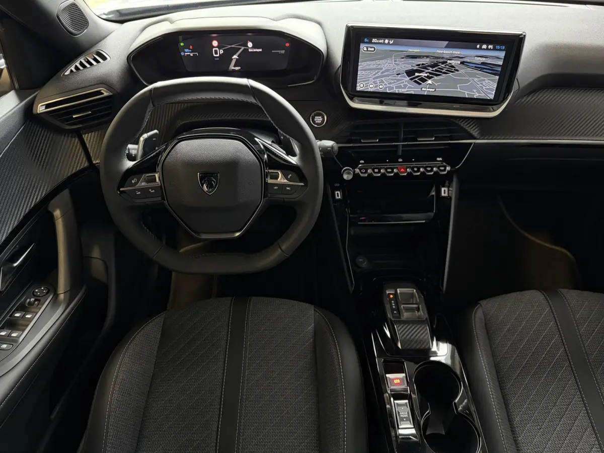 1.2 HYBRID 145e ALLURE CARPLAY I-COCKPIT PEUGEOT NAVI 360.CAMERA ADAP.CRUISE ✅Top Auto's Wijchen , 30 Jaar Specialist in Peugeot : Alle Type's : Style / GT / GT-Line / Allure / Business / 