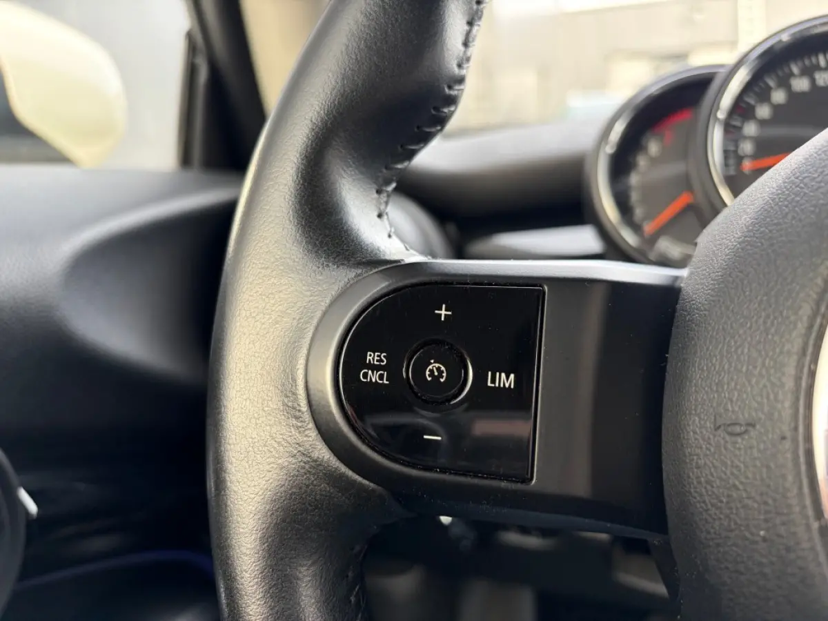 1.5 Aut. 1e eig. Sportstoelen Navi LED Sfeerlicht Carplay NL-auto