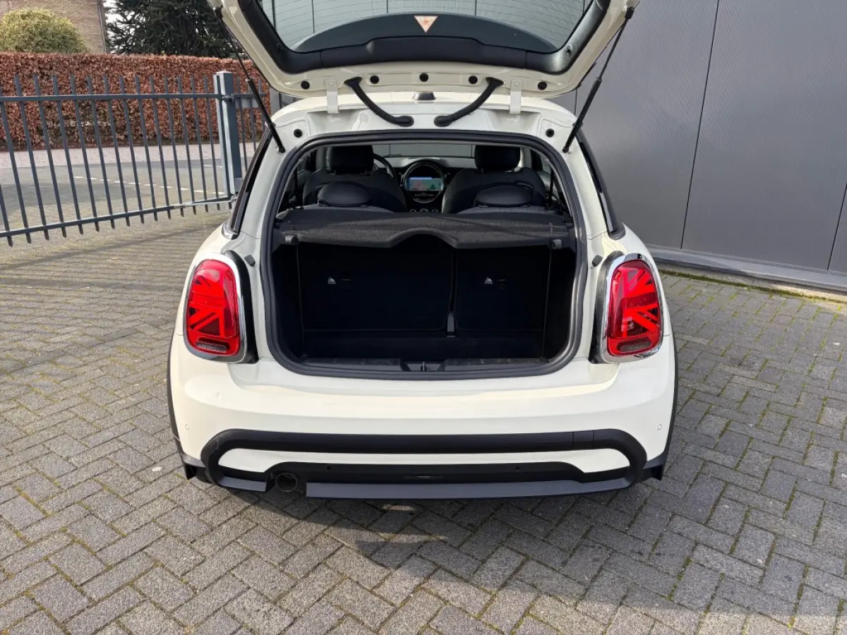 1.5 Aut. 1e eig. Sportstoelen Navi LED Sfeerlicht Carplay NL-auto