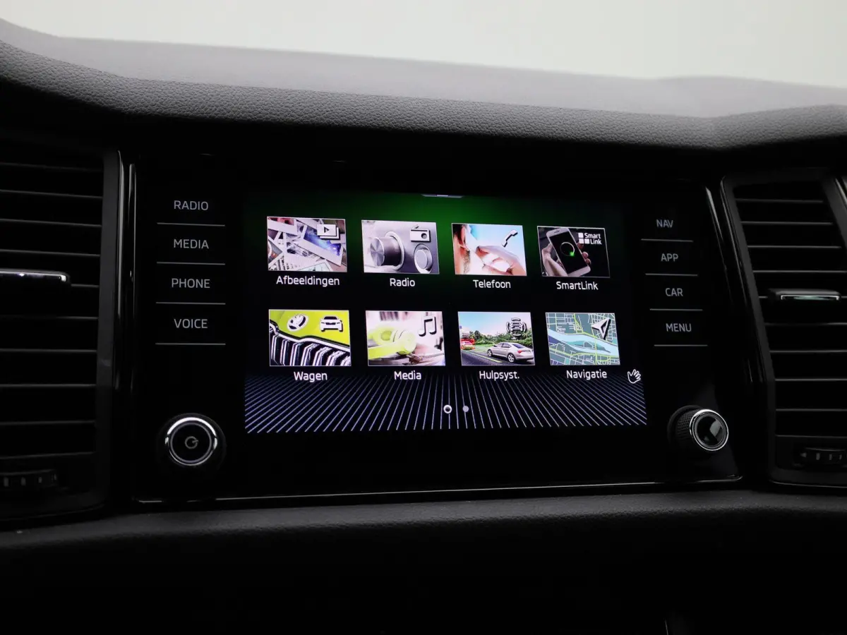 1.5 TSI Sportline Business | STOEL-STUURWIELVERWARMING | CAMERA | NAVIGATIE | SPORTSTOELEN