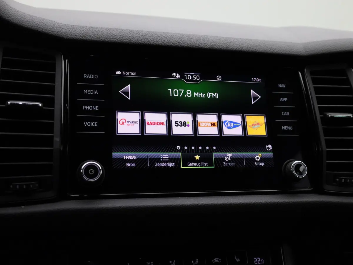 1.5 TSI Sportline Business | STOEL-STUURWIELVERWARMING | CAMERA | NAVIGATIE | SPORTSTOELEN