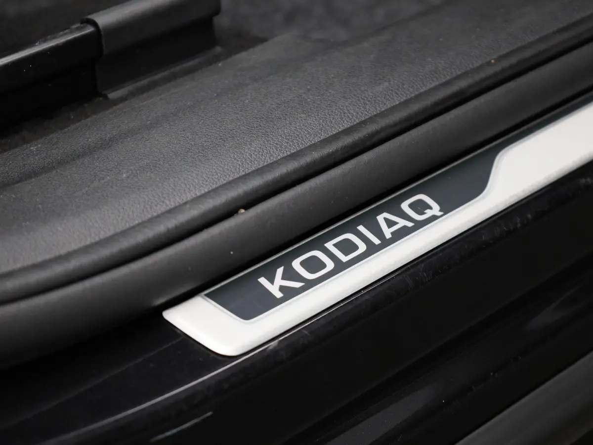 1.5 TSI Sportline Business | STOEL-STUURWIELVERWARMING | CAMERA | NAVIGATIE | SPORTSTOELEN