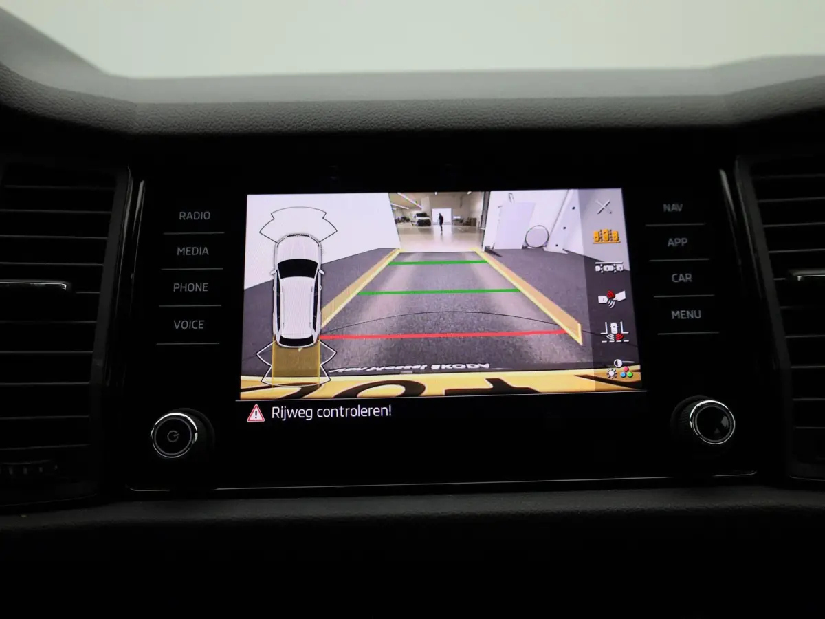 1.5 TSI Sportline Business | STOEL-STUURWIELVERWARMING | CAMERA | NAVIGATIE | SPORTSTOELEN