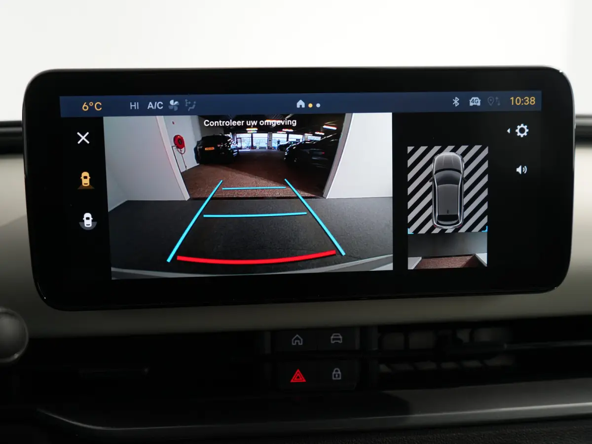 La Prima | 10,25" touchscreen radio met Bluetooth, DAB & USB | 18" lichtmetalen velgen Diamont Cut | Adaptieve cruise control met Intelligent Speed Assist