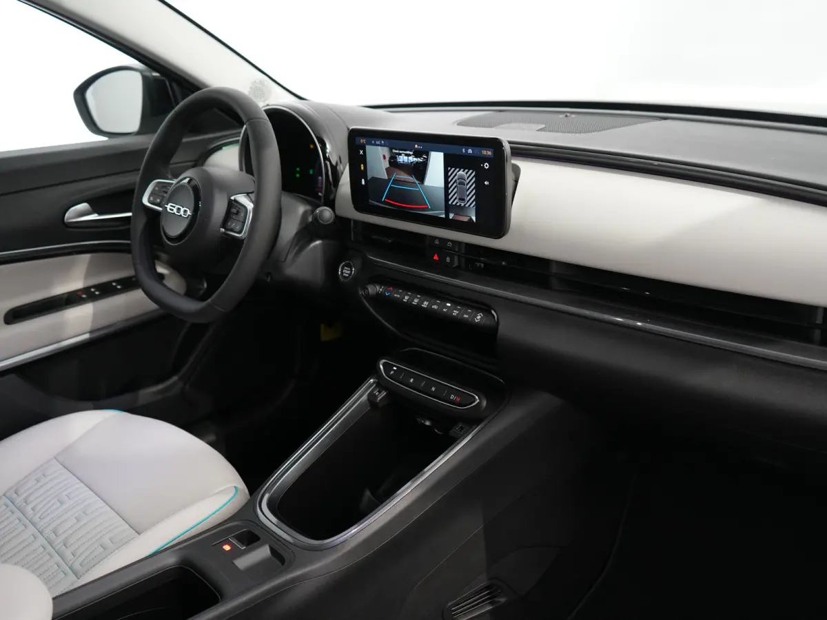 La Prima | 10,25" touchscreen radio met Bluetooth, DAB & USB | 18" lichtmetalen velgen Diamont Cut | Adaptieve cruise control met Intelligent Speed Assist