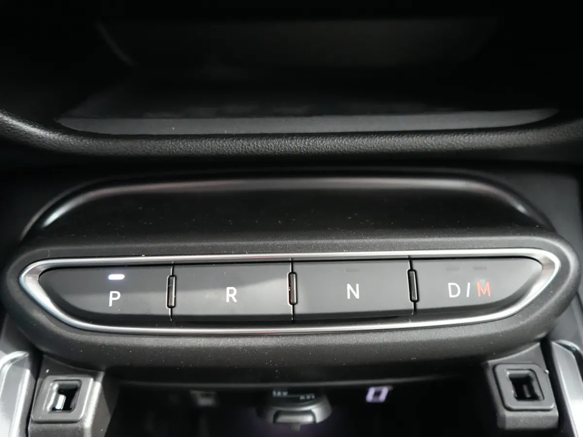 La Prima | 10,25" touchscreen radio met Bluetooth, DAB & USB | 18" lichtmetalen velgen Diamont Cut | Adaptieve cruise control met Intelligent Speed Assist
