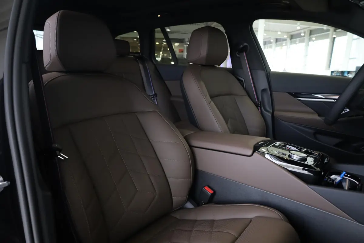 520i M Sportpakket Pro | Comfort Pack | Travel Pack | Innovation Pack | Trekhaak | Bowers & Wilkins | Panoramadak | Showroom Selection