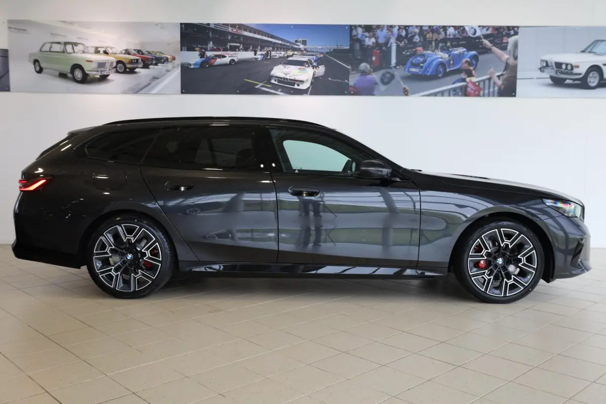 520i M Sportpakket Pro | Comfort Pack | Travel Pack | Innovation Pack | Trekhaak | Bowers & Wilkins | Panoramadak | Showroom Selection