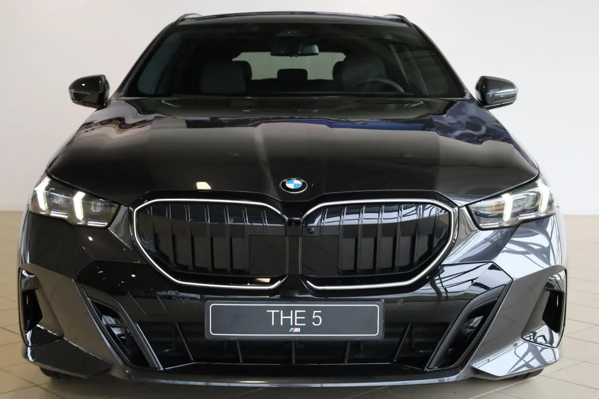 520i M Sportpakket Pro | Comfort Pack | Travel Pack | Innovation Pack | Trekhaak | Bowers & Wilkins | Panoramadak | Showroom Selection