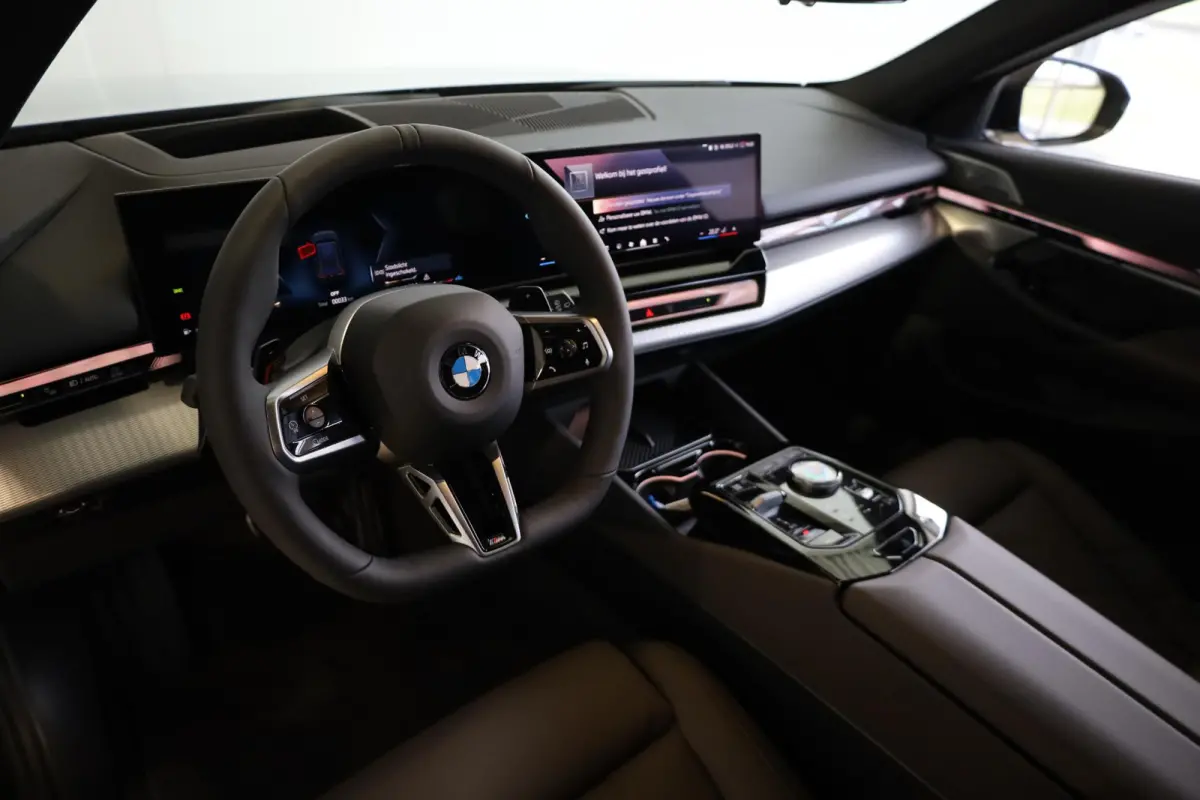 520i M Sportpakket Pro | Comfort Pack | Travel Pack | Innovation Pack | Trekhaak | Bowers & Wilkins | Panoramadak | Showroom Selection