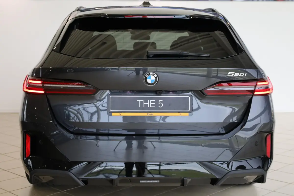520i M Sportpakket Pro | Comfort Pack | Travel Pack | Innovation Pack | Trekhaak | Bowers & Wilkins | Panoramadak | Showroom Selection