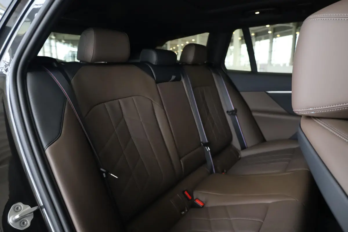 520i M Sportpakket Pro | Comfort Pack | Travel Pack | Innovation Pack | Trekhaak | Bowers & Wilkins | Panoramadak | Showroom Selection