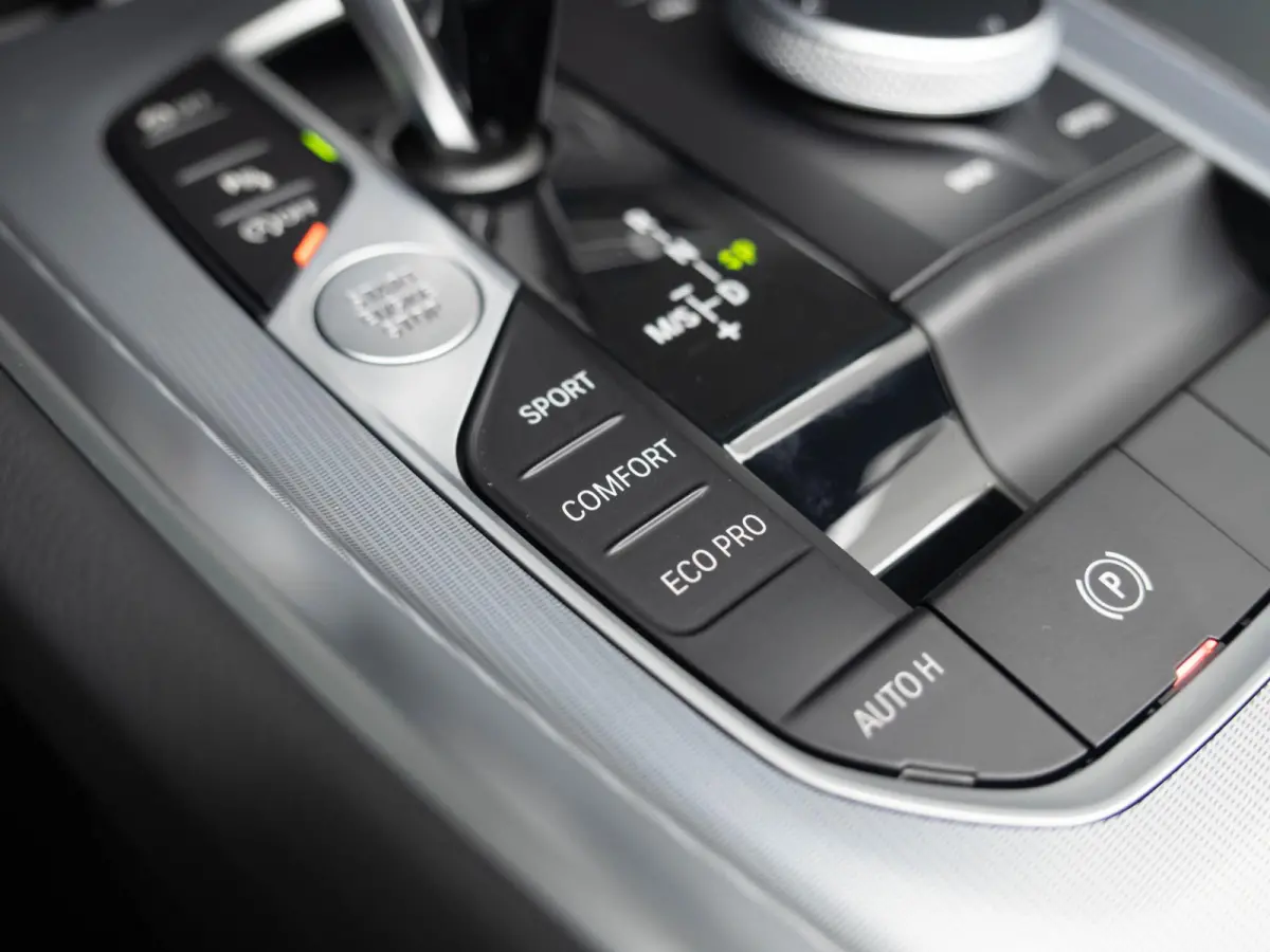 sDrive30i Business Edition Plus | Active Cruise Control | High Executive
