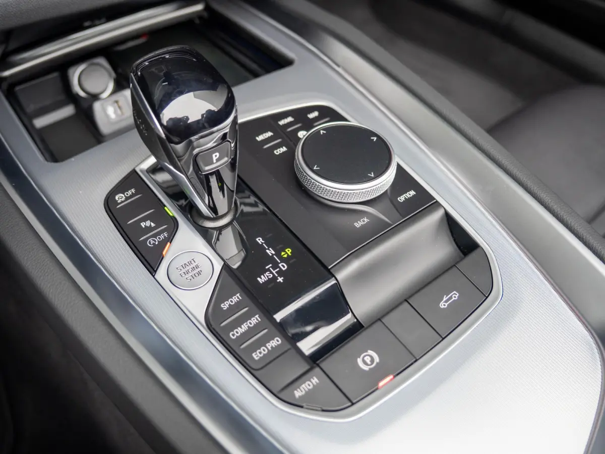 sDrive30i Business Edition Plus | Active Cruise Control | High Executive