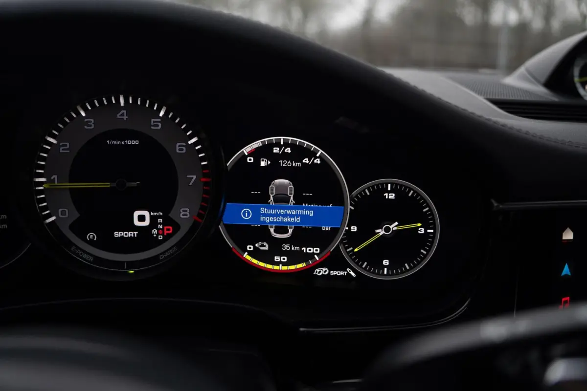 2.9 4S E-Hybrid 560PK|Org NL|1e Eig|Krijt|Sport Design|Panoramadak|Bose|Soft Close|Ambiente|Dealer Onderhouden