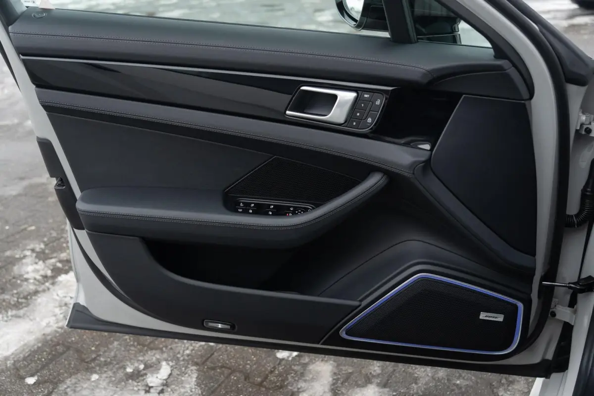 2.9 4S E-Hybrid 560PK|Org NL|1e Eig|Krijt|Sport Design|Panoramadak|Bose|Soft Close|Ambiente|Dealer Onderhouden