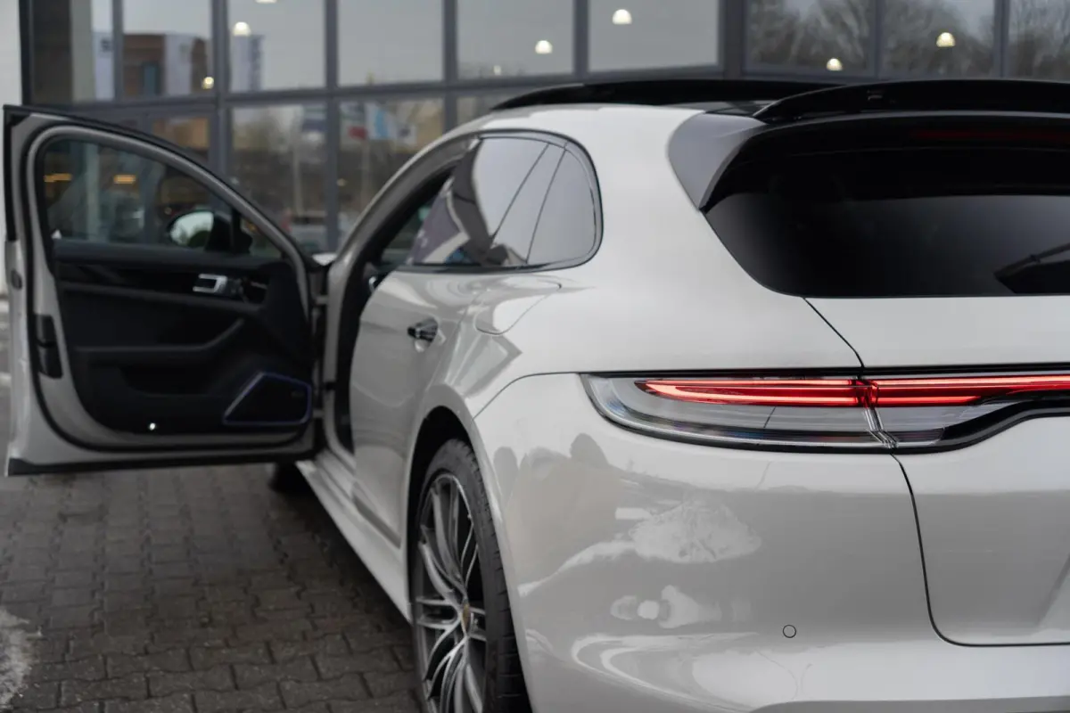 2.9 4S E-Hybrid 560PK|Org NL|1e Eig|Krijt|Sport Design|Panoramadak|Bose|Soft Close|Ambiente|Dealer Onderhouden