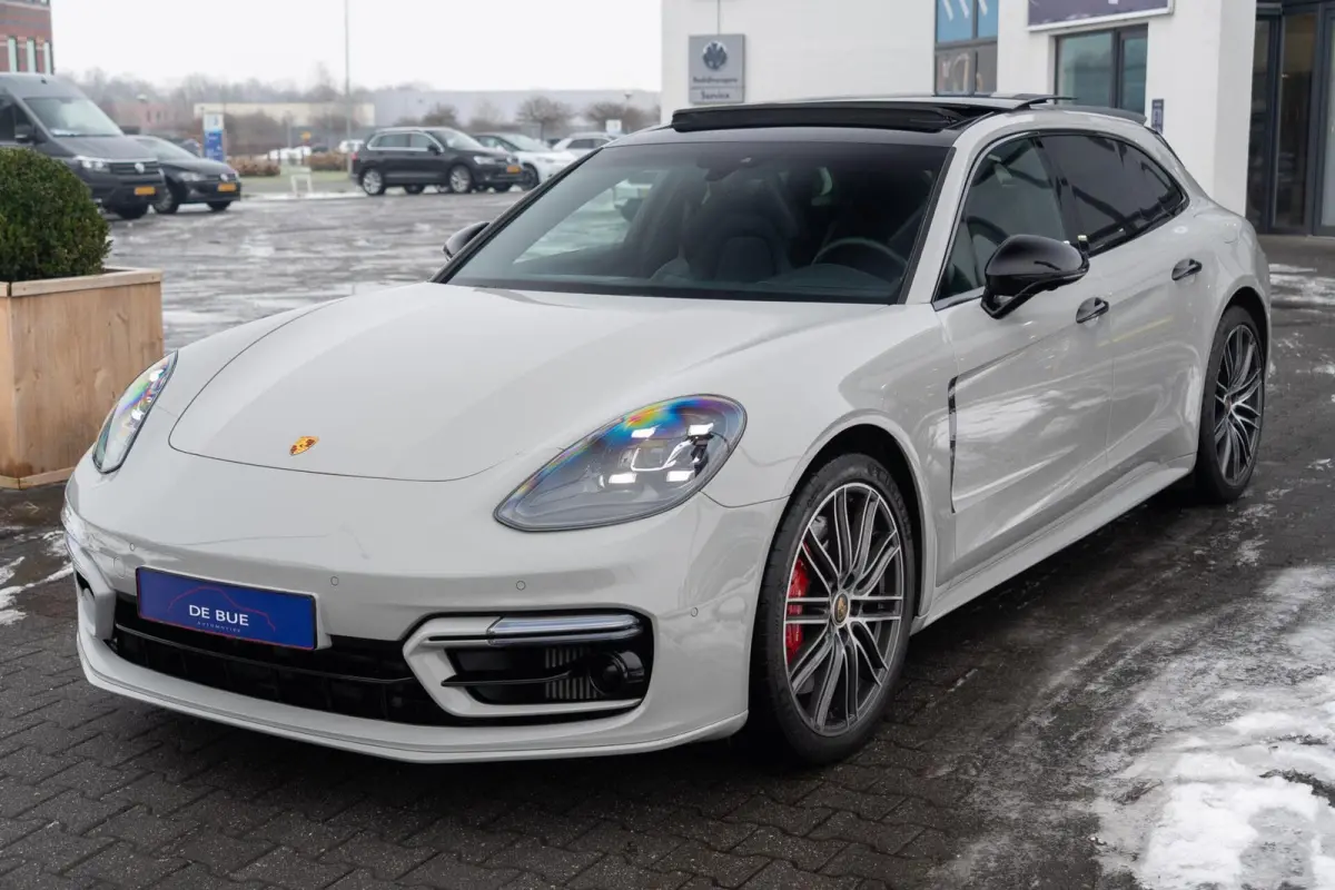 2.9 4S E-Hybrid 560PK|Org NL|1e Eig|Krijt|Sport Design|Panoramadak|Bose|Soft Close|Ambiente|Dealer Onderhouden