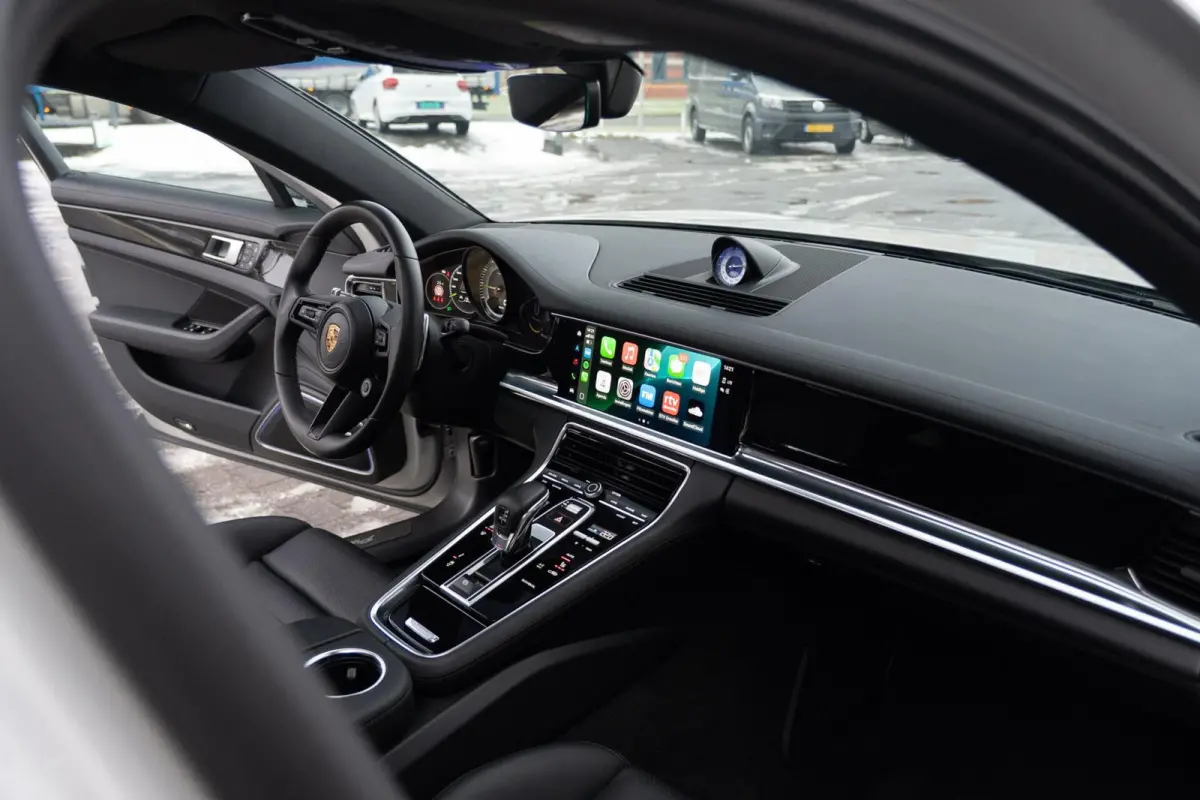 2.9 4S E-Hybrid 560PK|Org NL|1e Eig|Krijt|Sport Design|Panoramadak|Bose|Soft Close|Ambiente|Dealer Onderhouden