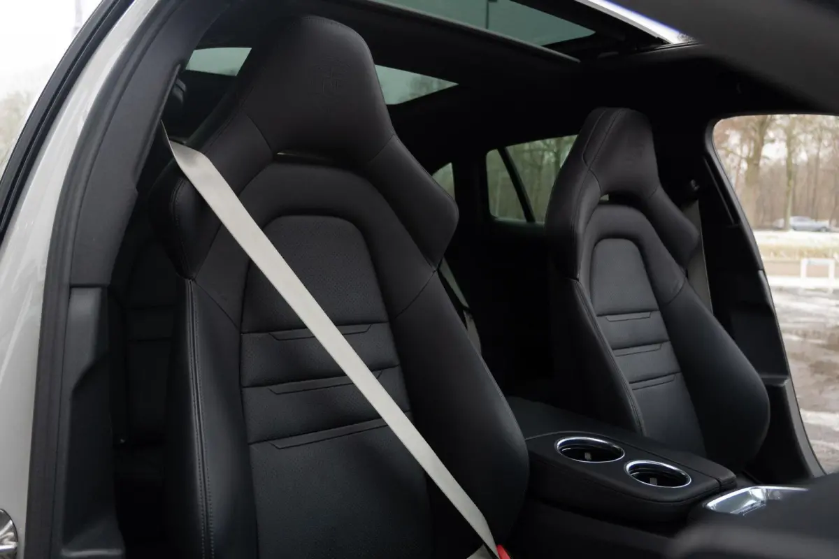 2.9 4S E-Hybrid 560PK|Org NL|1e Eig|Krijt|Sport Design|Panoramadak|Bose|Soft Close|Ambiente|Dealer Onderhouden