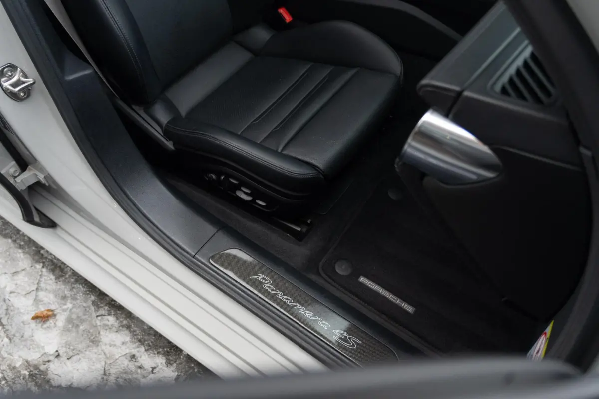 2.9 4S E-Hybrid 560PK|Org NL|1e Eig|Krijt|Sport Design|Panoramadak|Bose|Soft Close|Ambiente|Dealer Onderhouden
