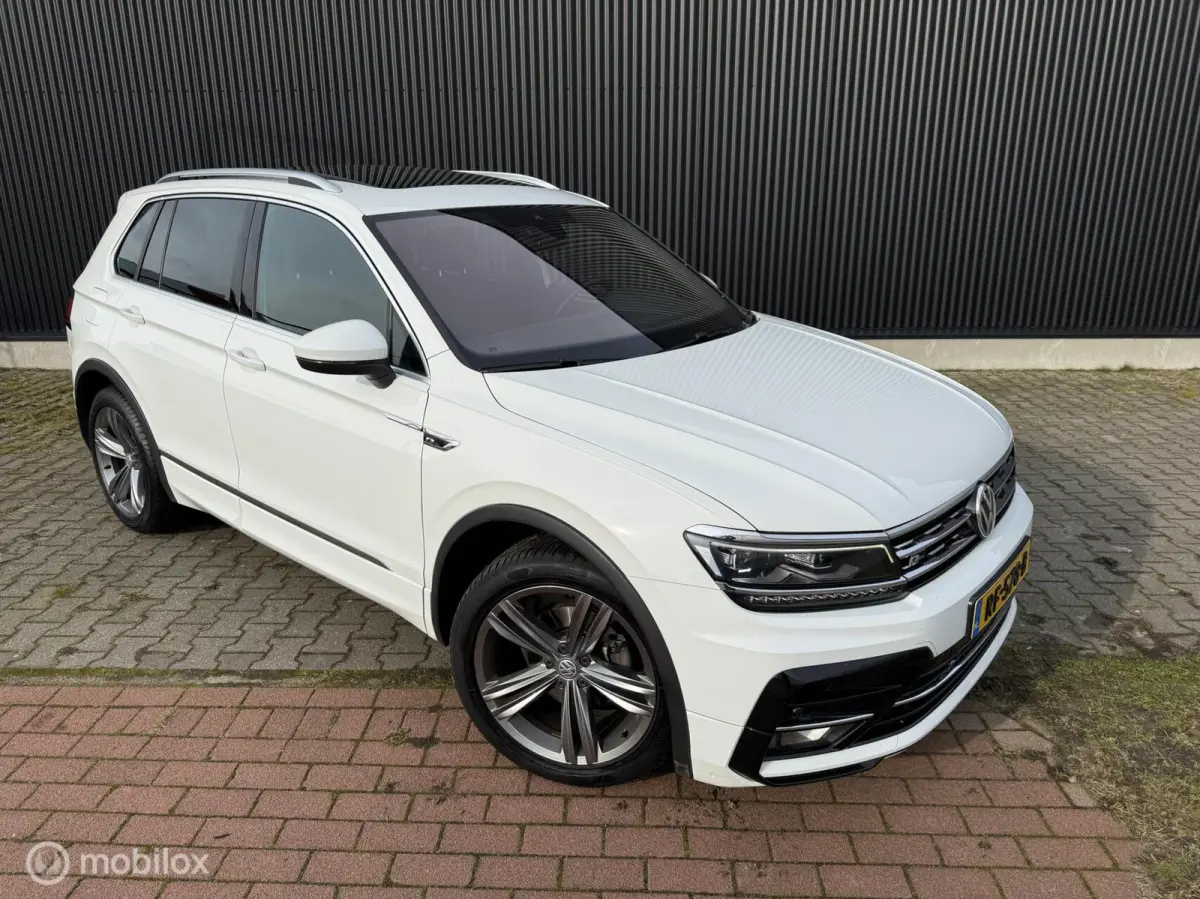 1.4 TSI R-line LED PANO DIGIDASH CARPLAY