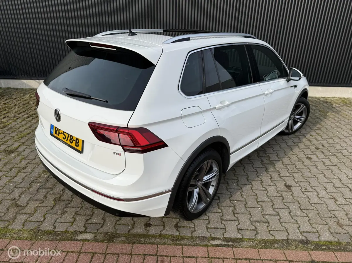 1.4 TSI R-line LED PANO DIGIDASH CARPLAY