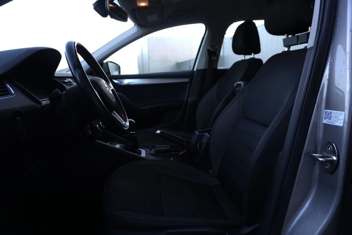 1.0 TSI Greentech Ambition Business | TREKHAAK | ECC | CARPLAY | NAVI |