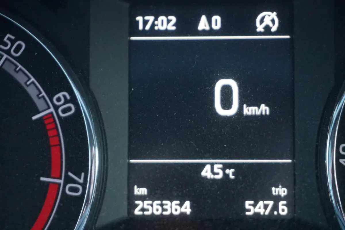 1.0 TSI Greentech Ambition Business | TREKHAAK | ECC | CARPLAY | NAVI |