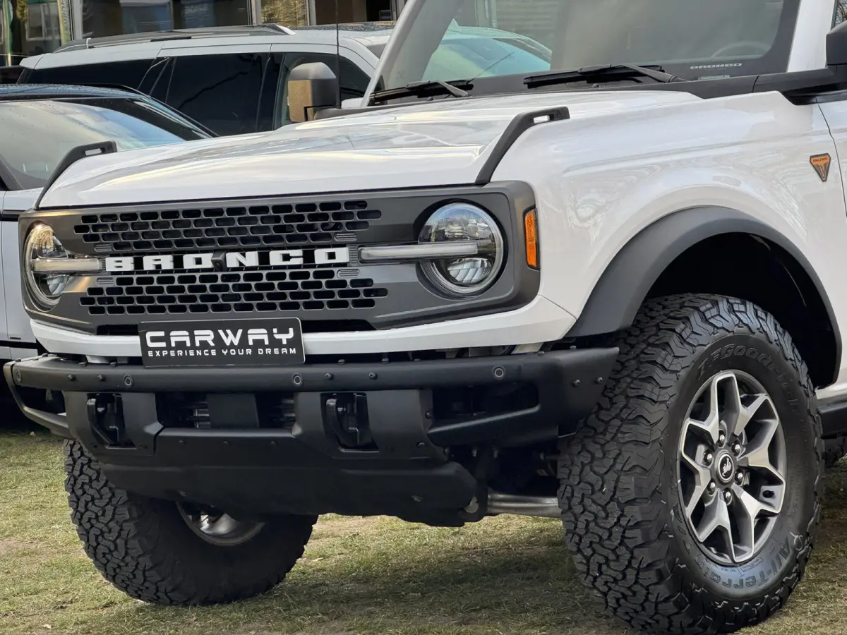 AWD 2.7L V6 BADLANDS