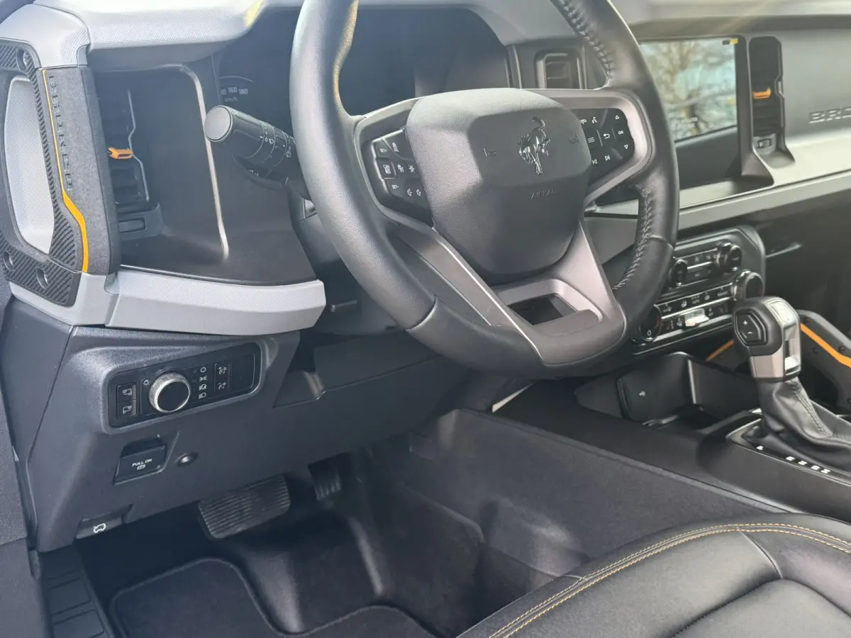 AWD 2.7L V6 BADLANDS
