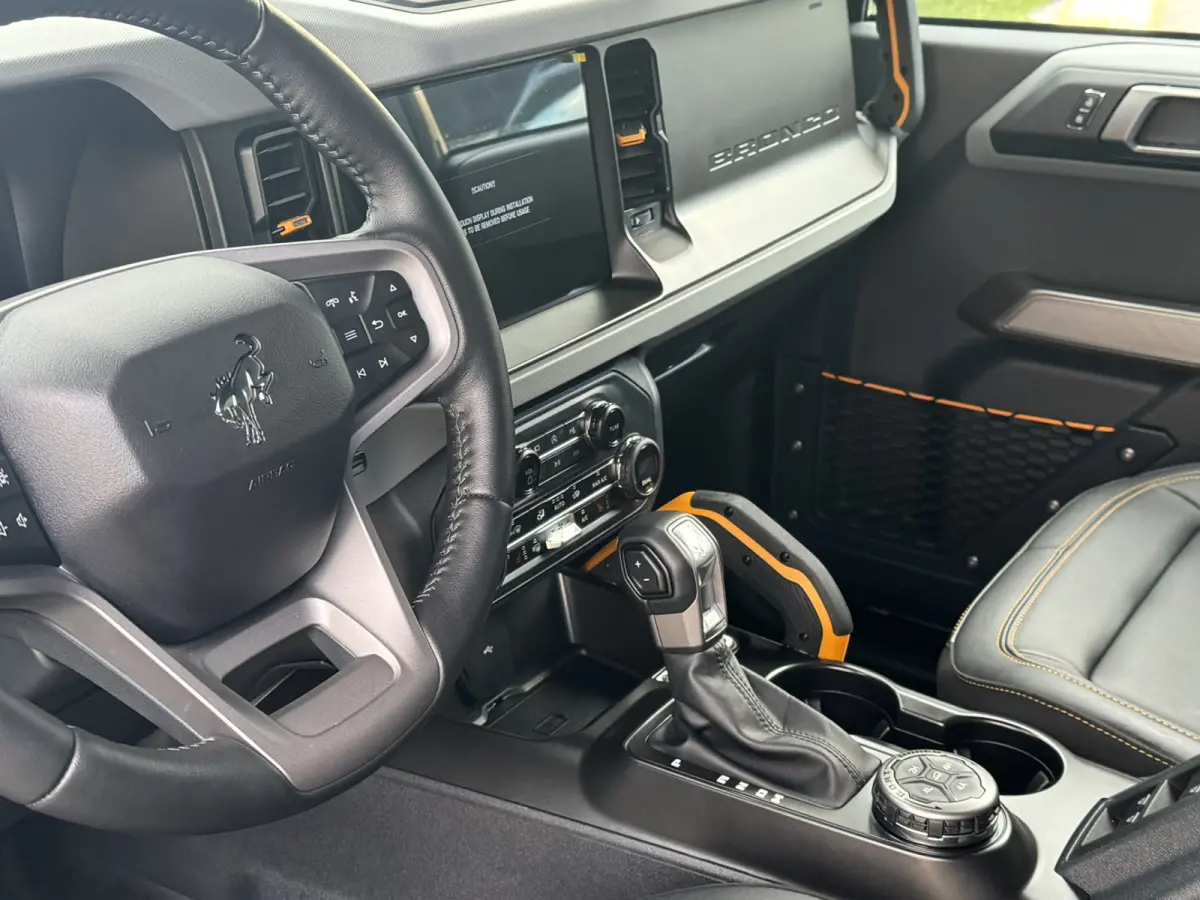 AWD 2.7L V6 BADLANDS