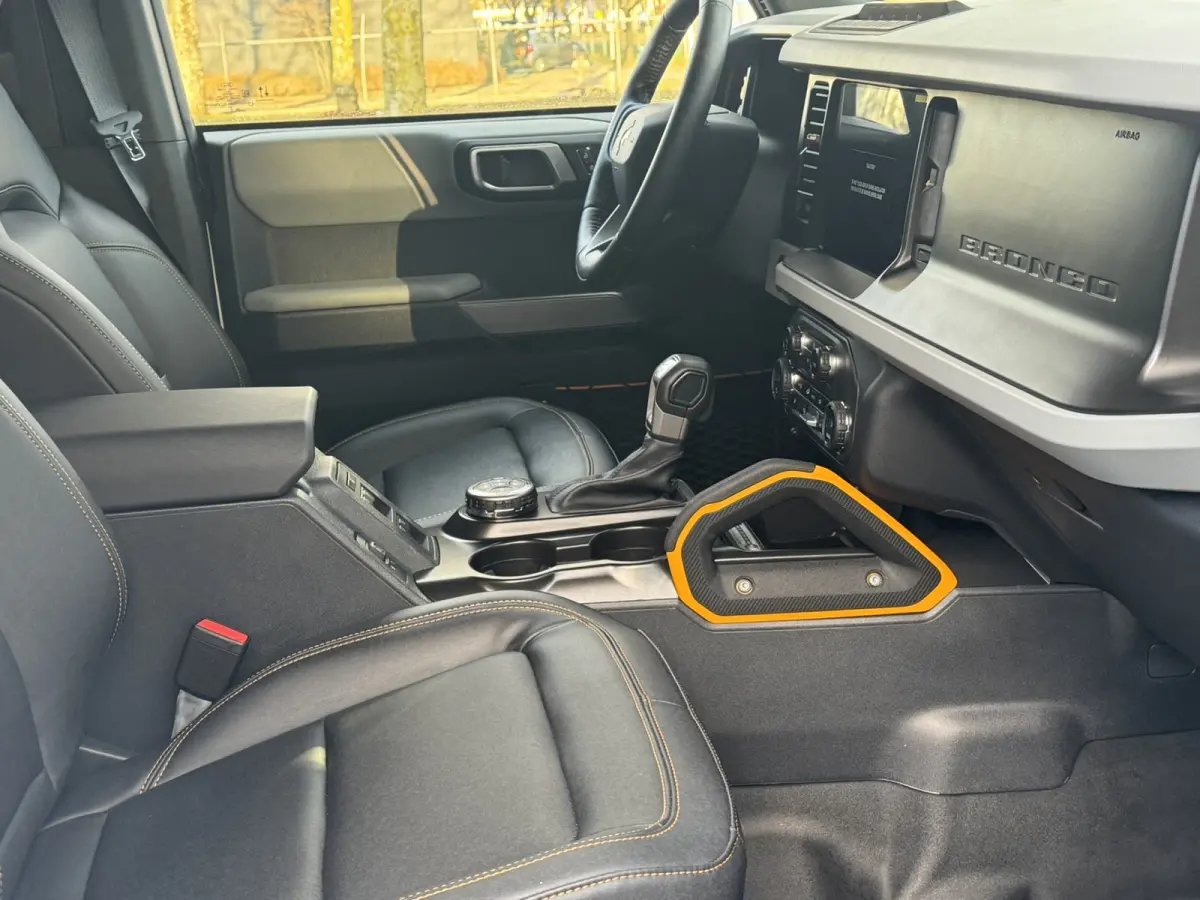 AWD 2.7L V6 BADLANDS
